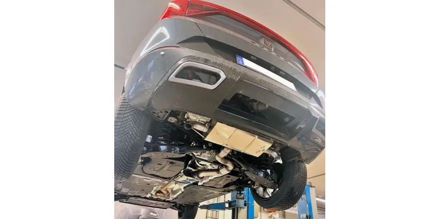 Cupra Formentor KM7 - 4x4 Escape deportivo salida derecha/izquierda con silenciador delantero - salidas de escape invisibles