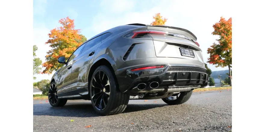 Lamborghini Urus Escape deportivo con válvulas de escape - 2x115x85 tipo 38 derecho/izquierdo revestido de negro