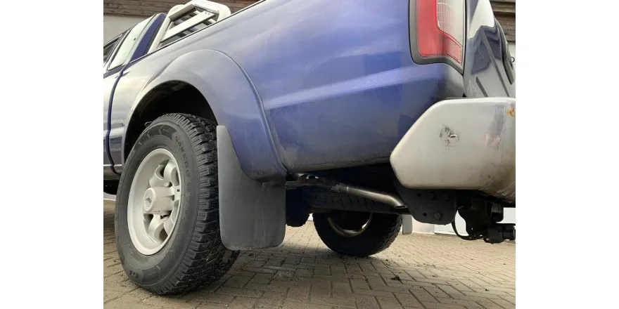 Nissan NP300 Pickup 4WD - Escape deportivo D22 - 1x55 typ 26